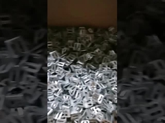 4개의 구멍 클립